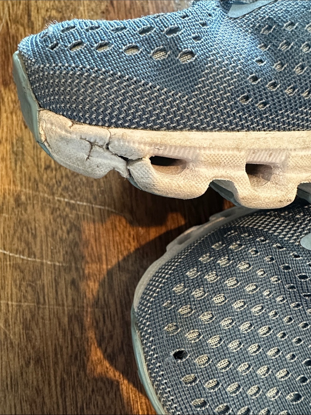 Women’s On Running Sneakers - Picture 2 of 5